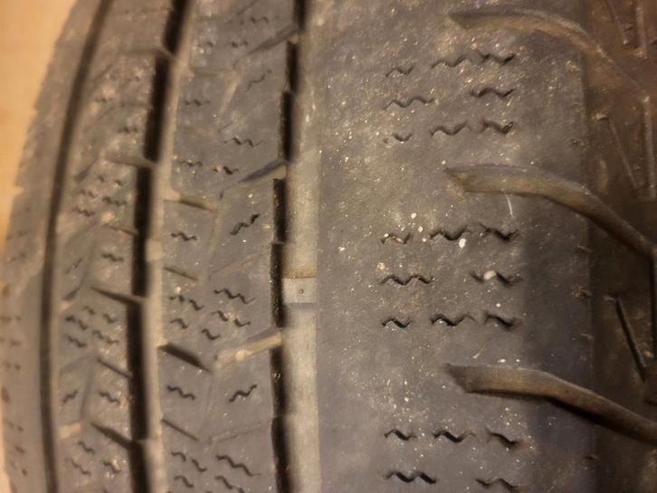Winterbanden Ford Transit op stalen velgen – 215/65R16C, Auto-onderdelen, Banden en Velgen, Band(en), Winterbanden, Gebruikt, Ophalen