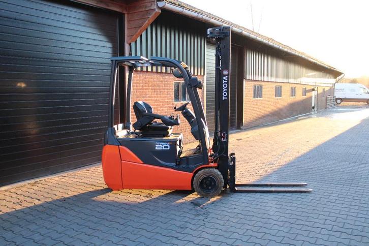 Toyota 8fbet20 heftruck elektrische triplex sidesift 7837 uu, Zakelijke goederen, Machines en Bouw | Heftrucks en Intern transport