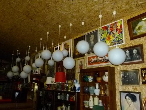 vintage Peill & Putzler opaal hanglamp  70er, Huis en Inrichting, Lampen | Hanglampen, Zo goed als nieuw, 75 cm of meer, Glas