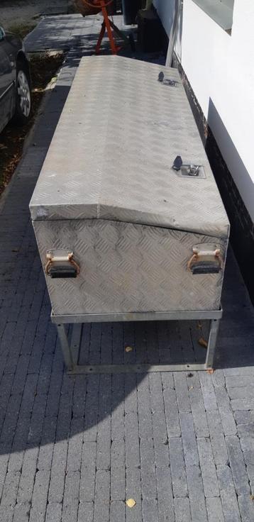 Opbergbak alu beschikbaar voor biedingen
