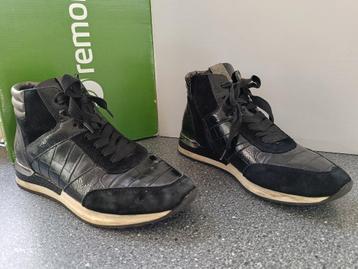 hoge sneakers dames beschikbaar voor biedingen