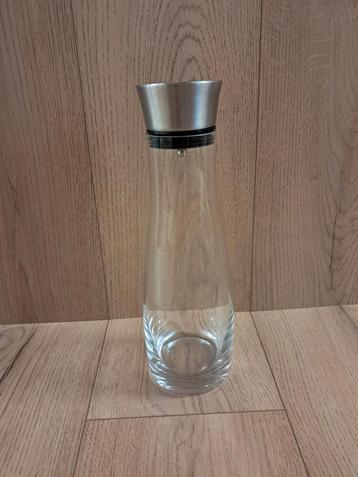Glazen fles voor fruitinfusie beschikbaar voor biedingen