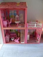 Barbiehuis met meubeltjes, Kinderen en Baby's, Speelgoed | Poppenhuizen, Ophalen, Zo goed als nieuw, Poppenhuis