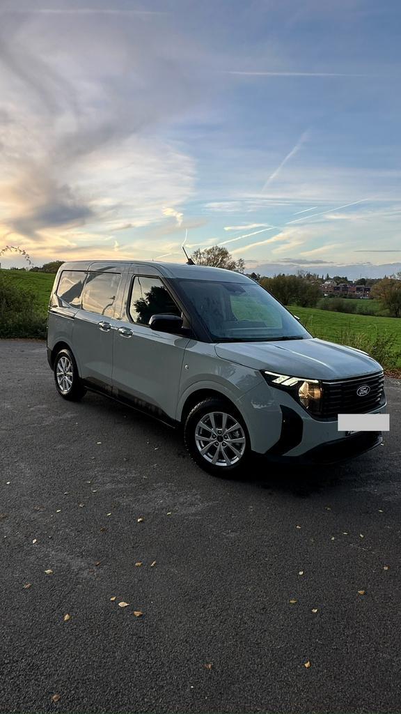 Ford transit courier edition limited 2024, Autos, Ford, Particulier, Tourneo Courier, Caméra de recul, Essence, Euro 6, Autre carrosserie