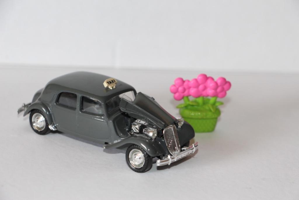 Citroen 15 Six Taxi oldtimer, Hobby en Vrije tijd, Modelauto's | 1:43, Gebruikt, Auto, Solido, Ophalen