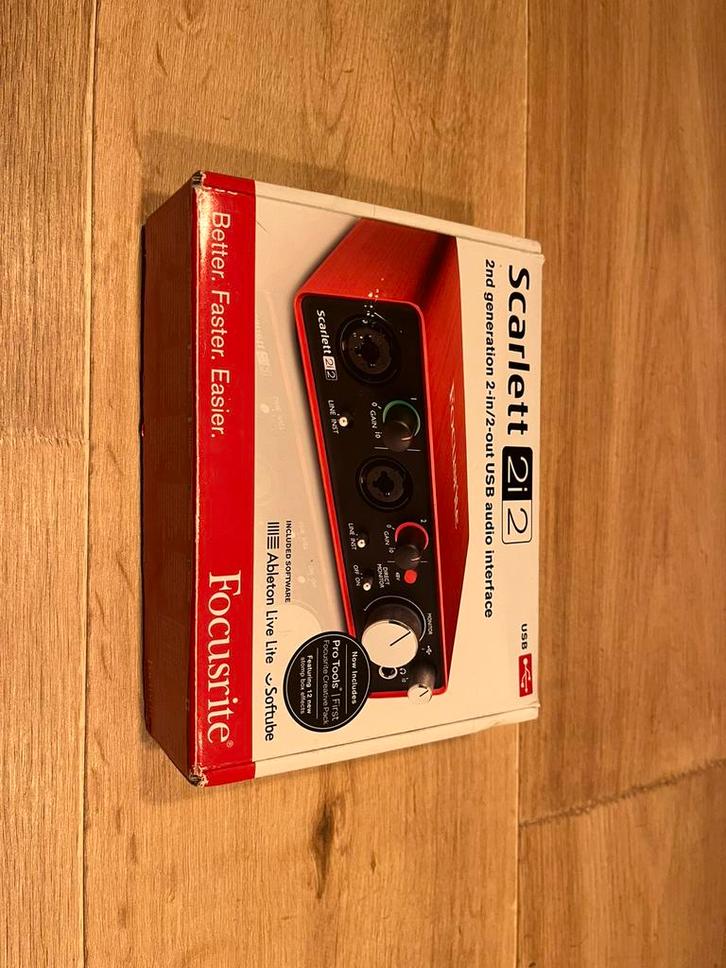 Focusrite Scarlett 2i2 (2nd gen), Computers en Software, Geluidskaarten, Zo goed als nieuw, Extern, Ophalen of Verzenden