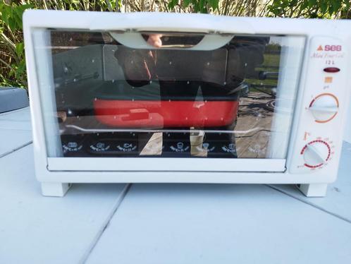 Kleine oven en grill SEB - 12 liter inhoud, Elektronische apparatuur, Ovens, Zo goed als nieuw, Vrijstaand, Oven met grill, Minder dan 45 cm