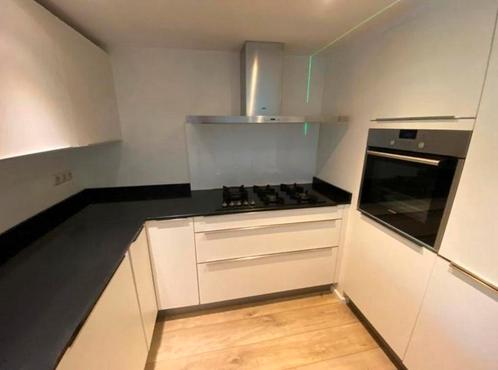 MODERNE STRAKKE KEUKEN + APPARATUUR, Huis en Inrichting, Keuken | Complete keukens, Zo goed als nieuw, Hoekkeuken, Wit, Graniet of Steen