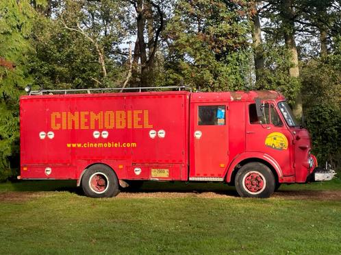 Oldtimer Dodge Commer, Auto's, Oldtimers, Particulier, Dodge, Diesel, Overige carrosserie, 4 deurs, Handgeschakeld, Rood, Zwart