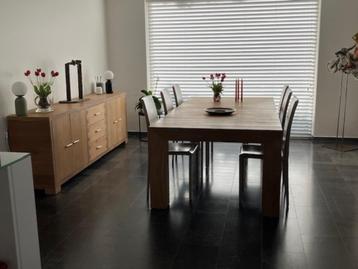 Eettafel massieve eik beschikbaar voor biedingen