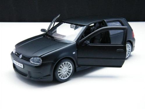 Nieuw modelauto Volkswagen Golf 4 R32 – Maisto 1:24, Hobby & Loisirs créatifs, Voitures miniatures | 1:24, Neuf, Voiture, Maisto