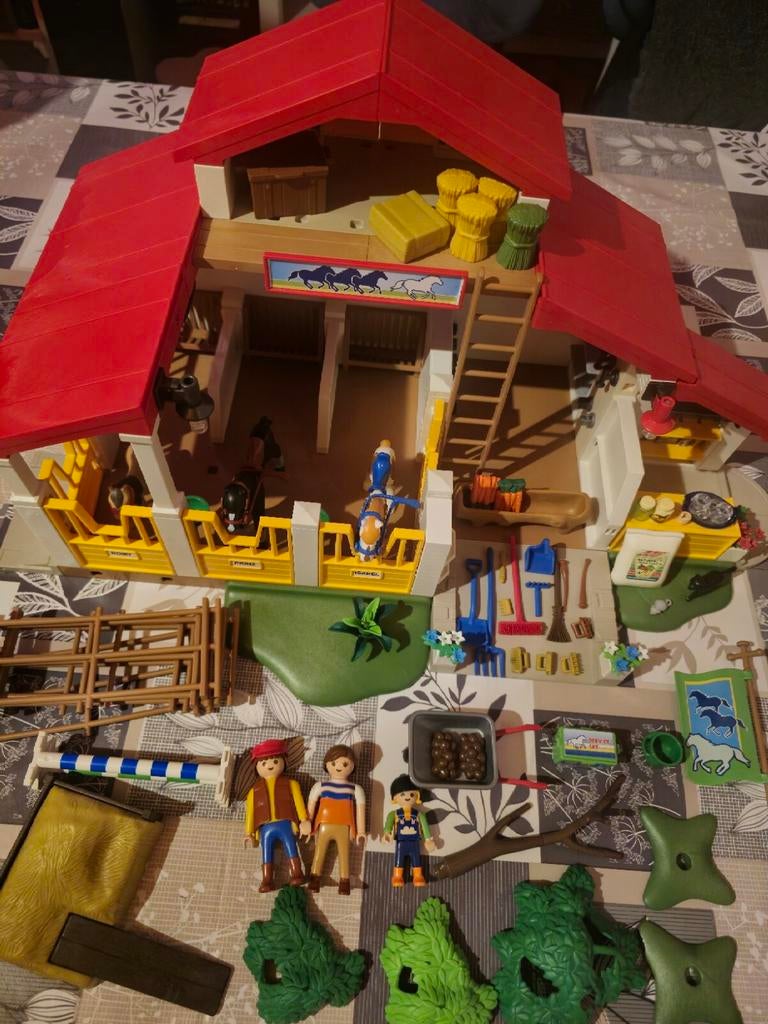 Écurie playmobil vintage, Enfants & Bébés, Jouets | Playmobil, Enlèvement ou Envoi