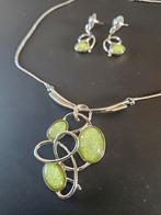 Prachtige halsketting met oorbellen groen, Bijoux, Sacs & Beauté, Colliers, Enlèvement, Vert