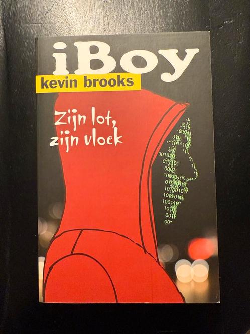 iBoy door Kevin Brooks, Boeken, Kinderboeken | Jeugd | 13 jaar en ouder, Zo goed als nieuw, Fictie, Ophalen of Verzenden