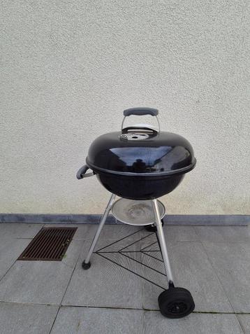 Houtskoolbarbecue Weber Compact Kettle  beschikbaar voor biedingen