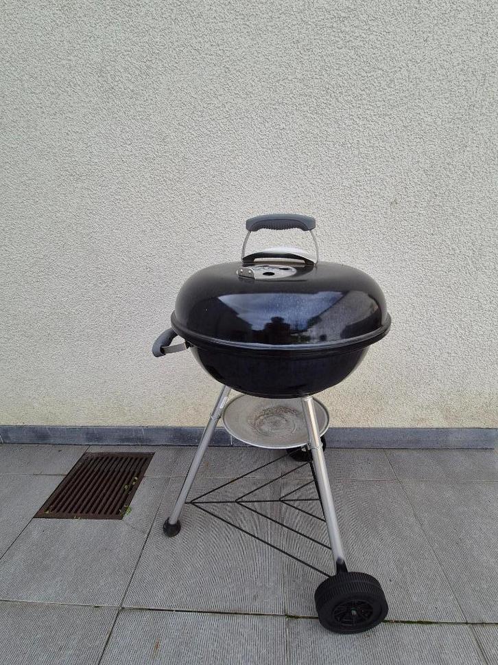 Houtskoolbarbecue Weber Compact Kettle, Tuin en Terras, Houtskoolbarbecues, Zo goed als nieuw, Ophalen