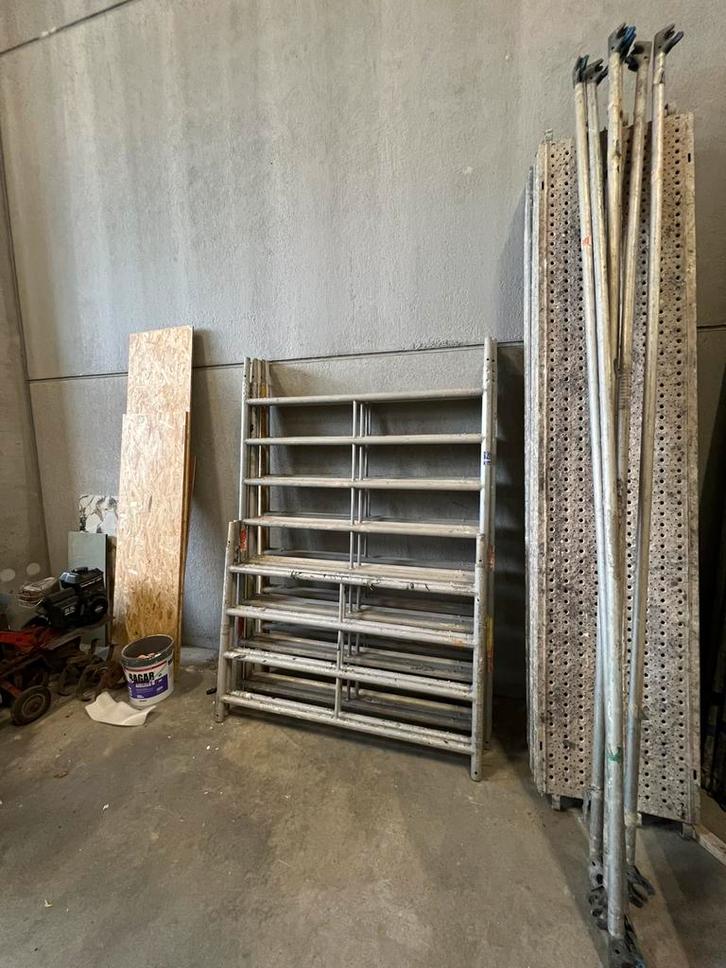 Steiger delen, Doe-het-zelf en Bouw, Steigers, Zo goed als nieuw, Gevelsteiger, 5 meter of hoger, Ophalen