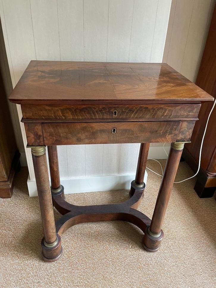 Coiffeuse ancienne teinte acajou, Antiek en Kunst, Antiek | Meubels | Tafels, Ophalen