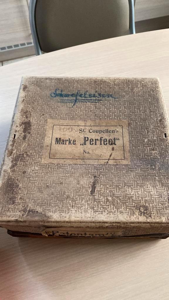 Antieke doos Coupellen Marke Perfect, Antiek en Kunst, Antiek | Boeken en Manuscripten, Ophalen