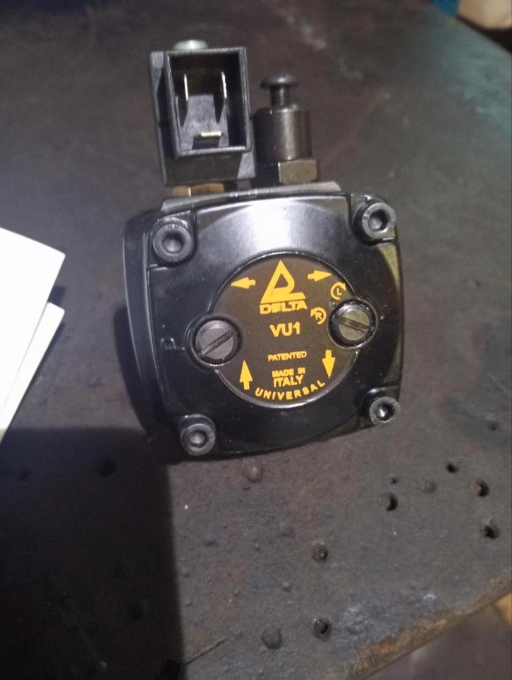 Pompe a mazout Delta pour brûleur, Auto-onderdelen, Vrachtwagen-onderdelen