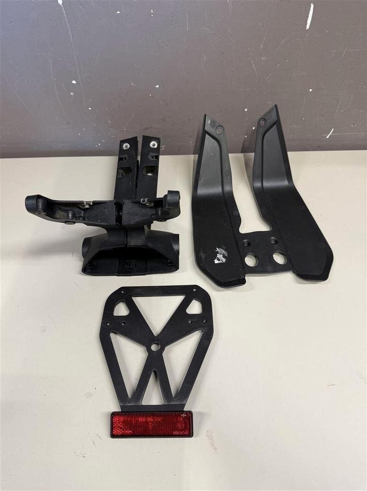 KTM 790 & 890 DUKE R kentekenplaathouder past 2019-2023, Motos, Accessoires | Autre, Neuf, Enlèvement ou Envoi