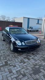 Mercedes E-240 Elegance BENZINE AUTOMAAT, Auto's, Mercedes-Benz, Automaat, Beige, Blauw, Leder