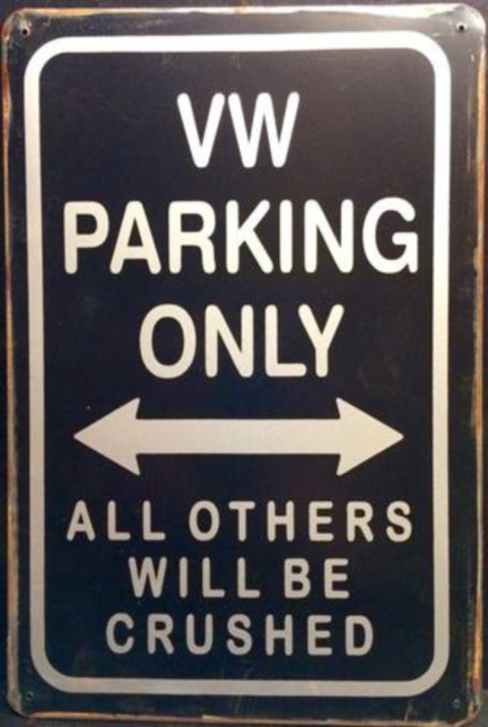 Metalen rusty-old wandplaat VW Volkswagen Parking Only, Auto diversen, Tuning en Styling, Ophalen of Verzenden