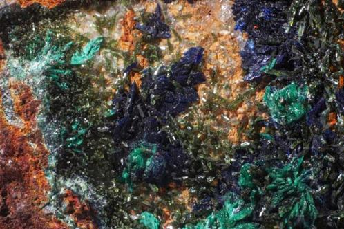 AZURIET + MALACHIET + OLIVENIET uit de Clara mijn., Verzamelen, Mineralen en Fossielen, Mineraal, Ophalen of Verzenden