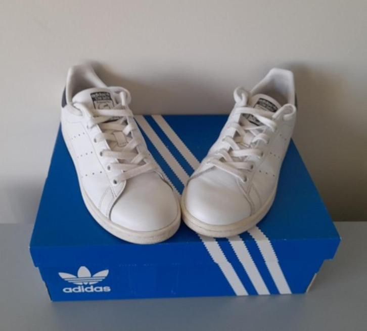 Stan Smith sneakers in prima staat, Kleding | Dames, Schoenen, Zo goed als nieuw, Sneakers, Wit, Ophalen of Verzenden