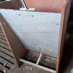 Droogvoerbak voormest Devos