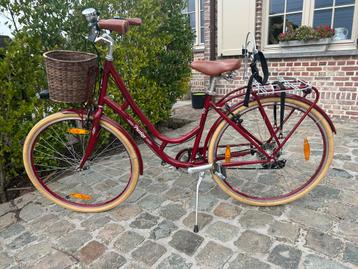 Bordeaux meisjesfiets met mand – bijna nieuw!  beschikbaar voor biedingen