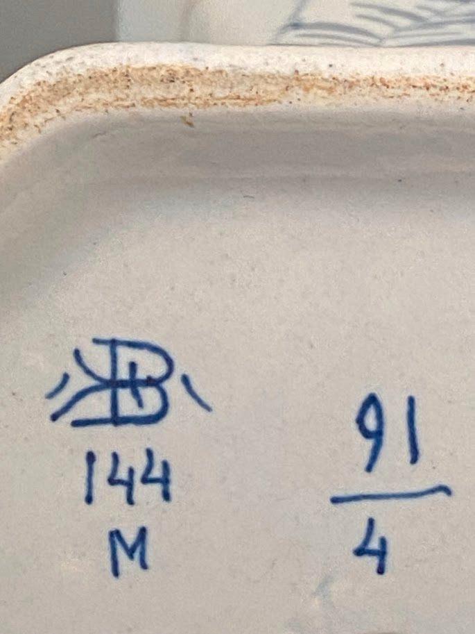 Antieke Delftse vaas in aardewerk van Boch de La Louvière, Antiek en Kunst, Antiek | Keramiek en Aardewerk, Ophalen