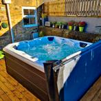 Demo model premium jacuzzi Gratis geleverd & geplaats, Tuin en Terras, Ophalen, Zo goed als nieuw, Verlichting