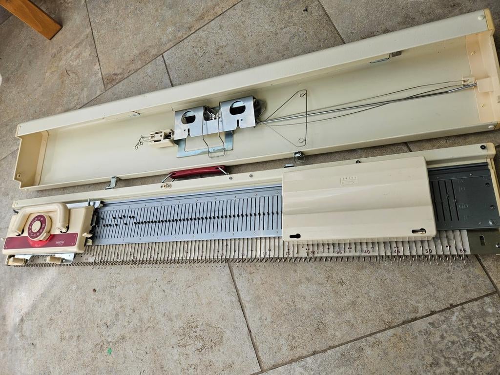 Machine à tricoter Brother KH230 - Complète avec Manuel