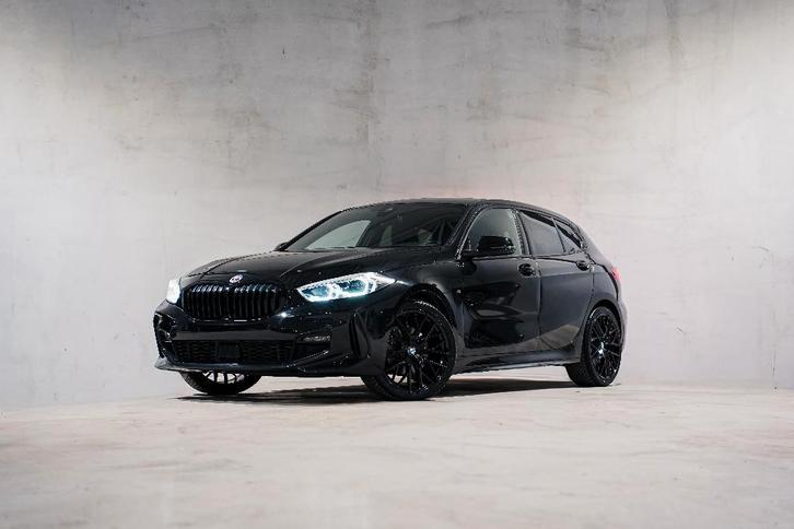 BMW 116D PACK M 50e | LED | 19' M | FULL BLACK |TVA ️, Auto's, BMW, Bedrijf, Te koop, 1 Reeks, Apple Carplay, Diesel, Euro 6, Berline