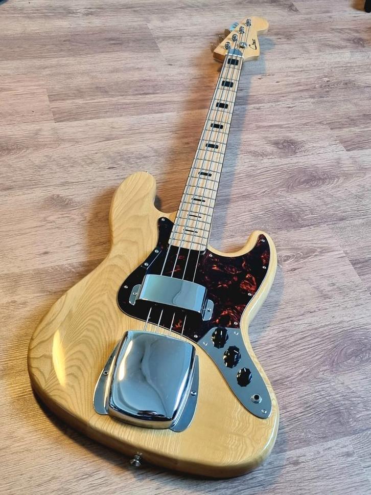 Basgitaar jaren '70, Muziek en Instrumenten, Snaarinstrumenten | Gitaren | Bas, Ophalen of Verzenden
