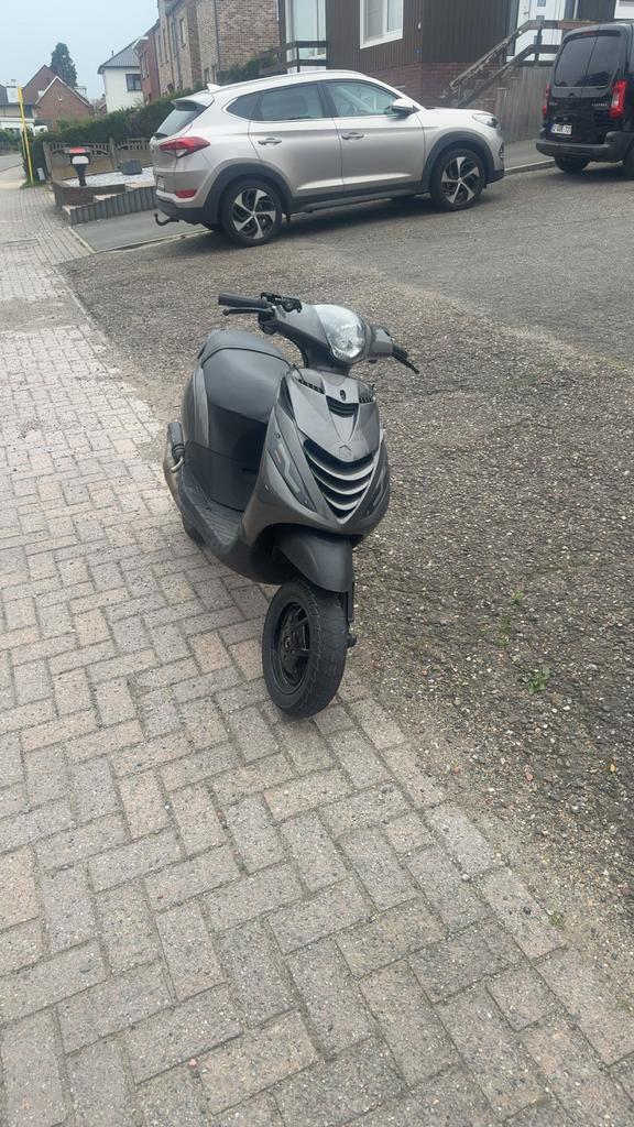 Piaggio zip, Fietsen en Brommers, Scooters | Piaggio, Ophalen, Zo goed als nieuw, Zip