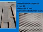 stukken geperforeerde stalen plaat 2 mm dik - gaten dia 10mm, Enlèvement, Neuf, Fer