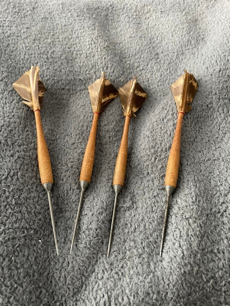 Houten dartspijlen, Ophalen, Zo goed als nieuw