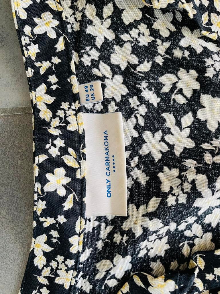 Hip kleedje only carmakoma groter maatje, Ophalen of Verzenden, Zo goed als nieuw