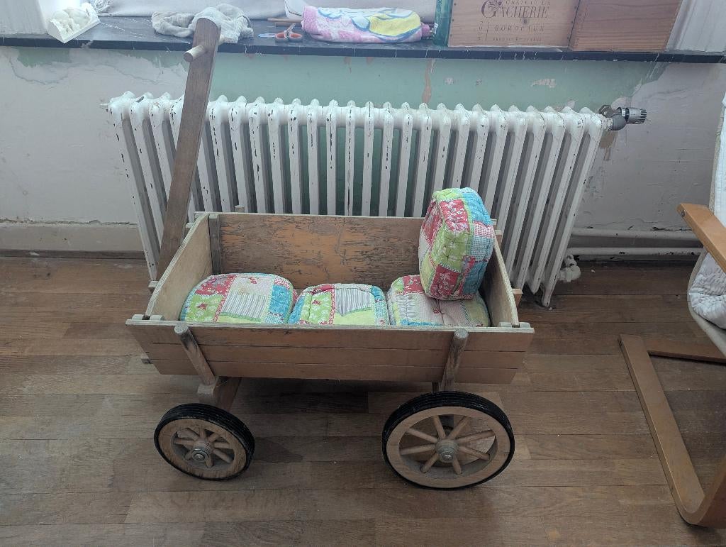 Rare chariot artisanal en bois – robuste & modulable, Antiquités & Art, Curiosités & Brocante, Enlèvement