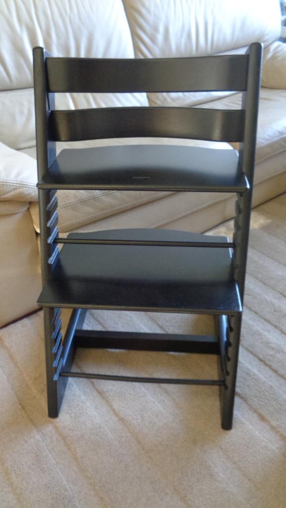Zwarte tripp trapp stoel van stokke, Ophalen, Zo goed als nieuw, Meegroeistoel, Aanschuifbaar