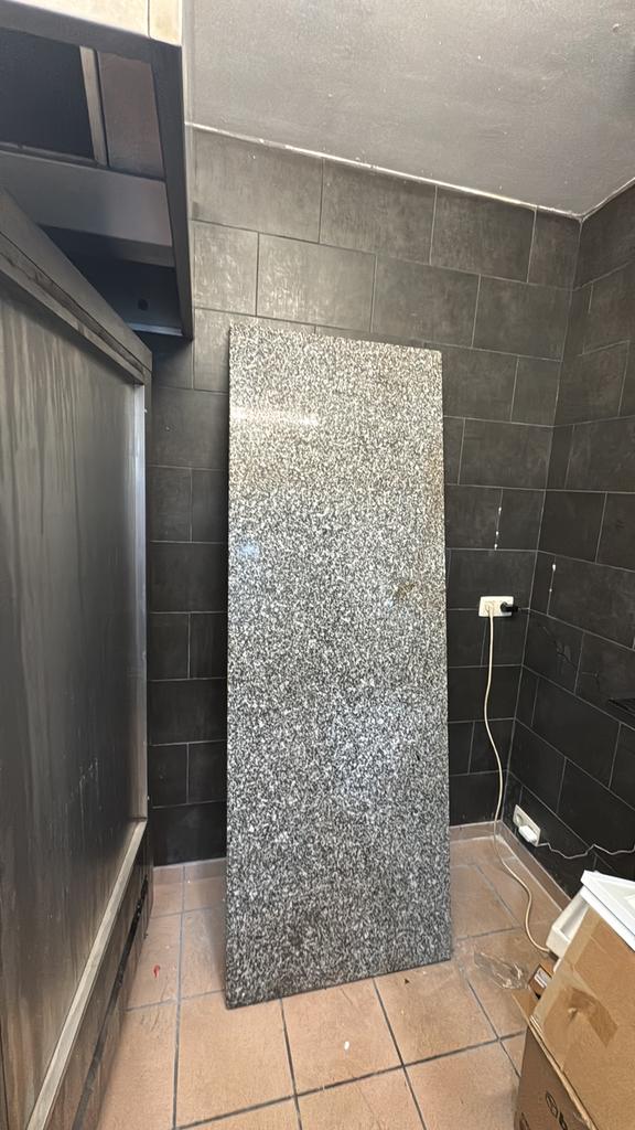 Plan de travail en marbre, Maison & Meubles, Gris, Comme neuf, Enlèvement, 200 cm ou plus