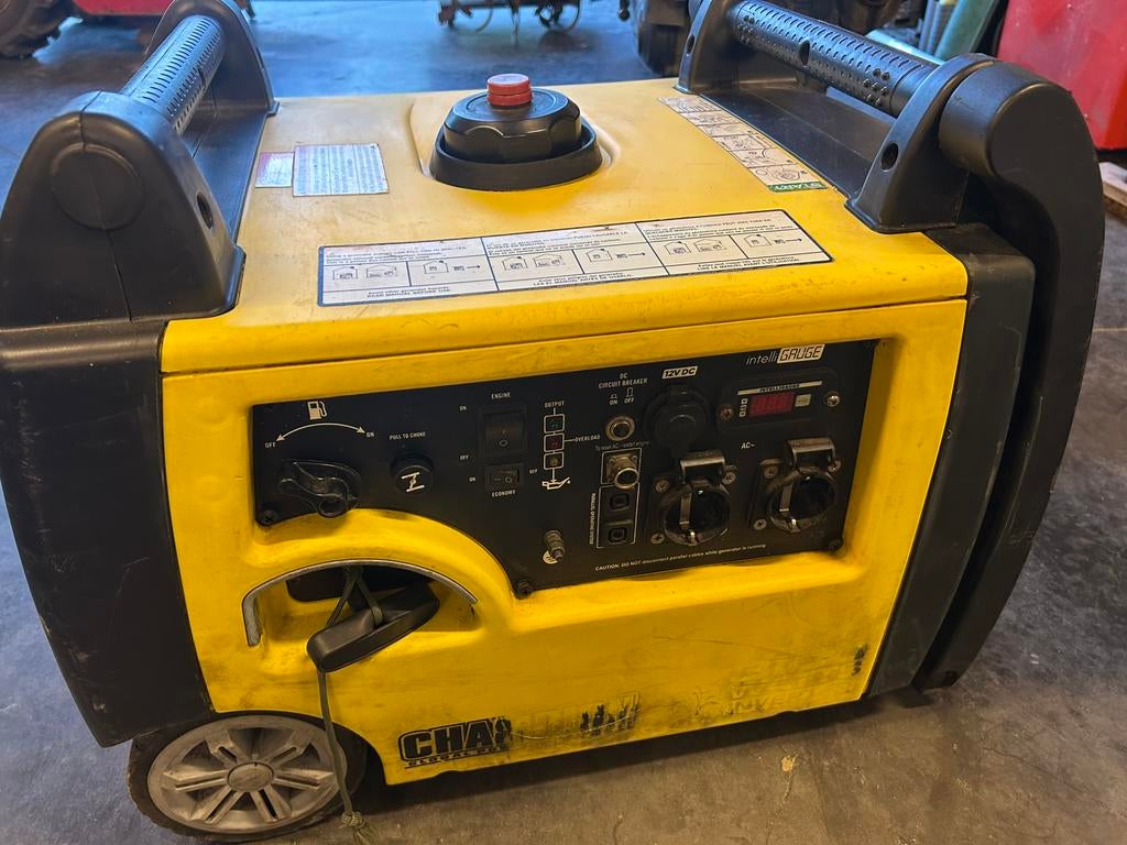 Champion inverter 3500 Watt, Doe-het-zelf en Bouw, Aggregaten, Ophalen, Zo goed als nieuw