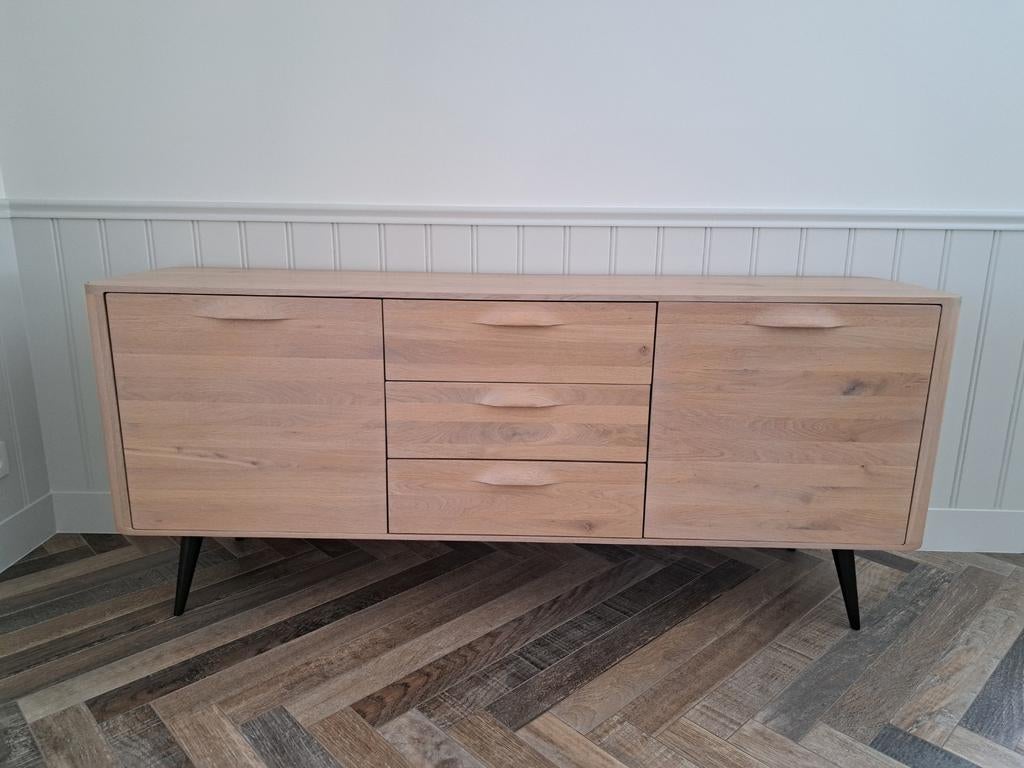 Dressoir Bjarte - eiken gelakt roomwit - Goossens, Huis en Inrichting, Kasten | Dressoirs, Ophalen