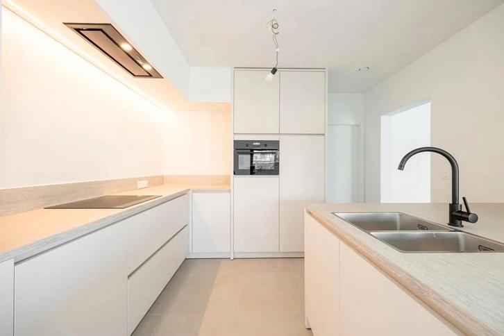 Cuisine entièrement neuve avec appareils électroménagers, Maison & Meubles, Cuisine | Cuisines complètes, Blanc, Enlèvement