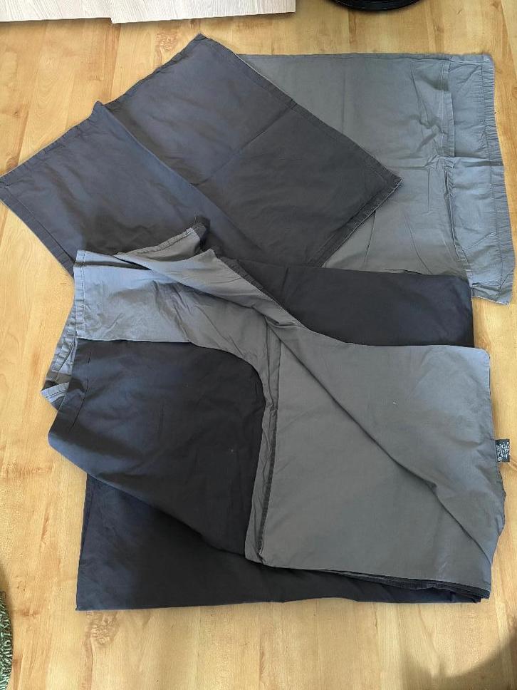 Grijs dekbed 2 personen, Huis en Inrichting, Slaapkamer | Beddengoed, Zo goed als nieuw, Dekbedovertrek, Tweepersoons, Grijs, Ophalen of Verzenden