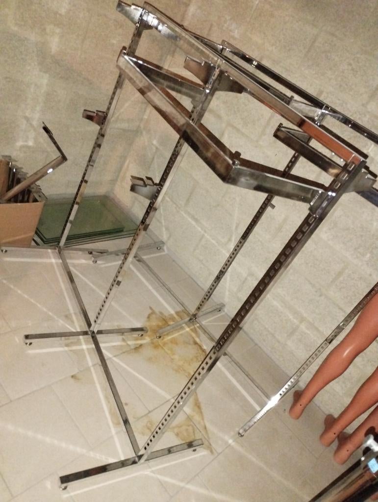 Matériels pour commerces, Ophalen