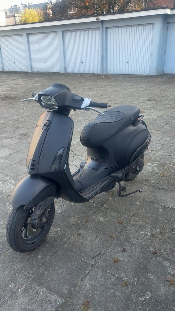 Vespa sprint 2019, Fietsen en Brommers, Gebruikt, Ophalen of Verzenden, Benzine, 50 cc