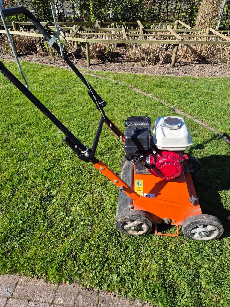 Scarificateur Eliet E401 moteur Honda (100% couteaux), Enlèvement, Comme neuf, Essence, Eliet / Honda